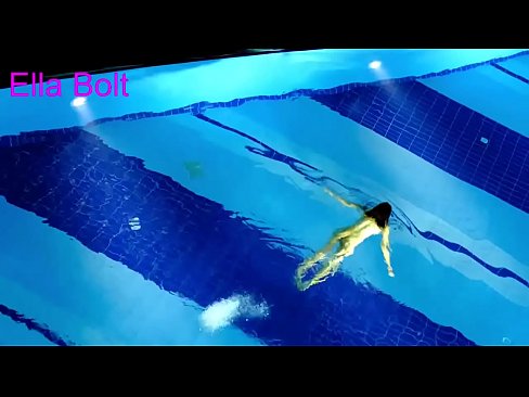 ❤️ මට නැරඹීම නැවැත්විය නොහැක, තරුණ රන්වන්තිය ELLA BOLT නිවාඩු නිකේතනයේ තටාකයේ නිරුවතින් පිහිනීමට හසු විය ☑  ලිංගිකත්වය si.ergoupa.top ❤